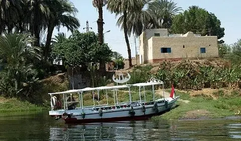 Motor Boat to Banana Island